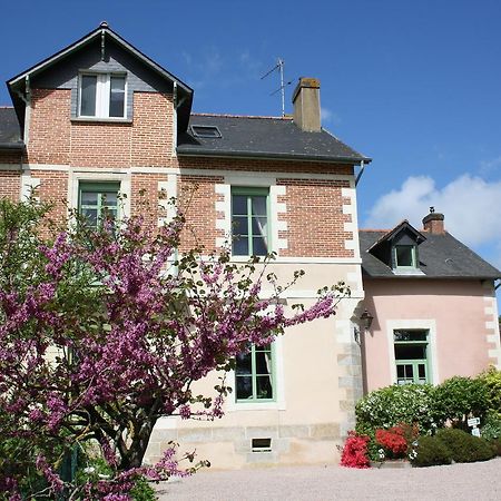 Chambres D'Hotes Du Chalet De Caharet Pipriac Kültér fotó