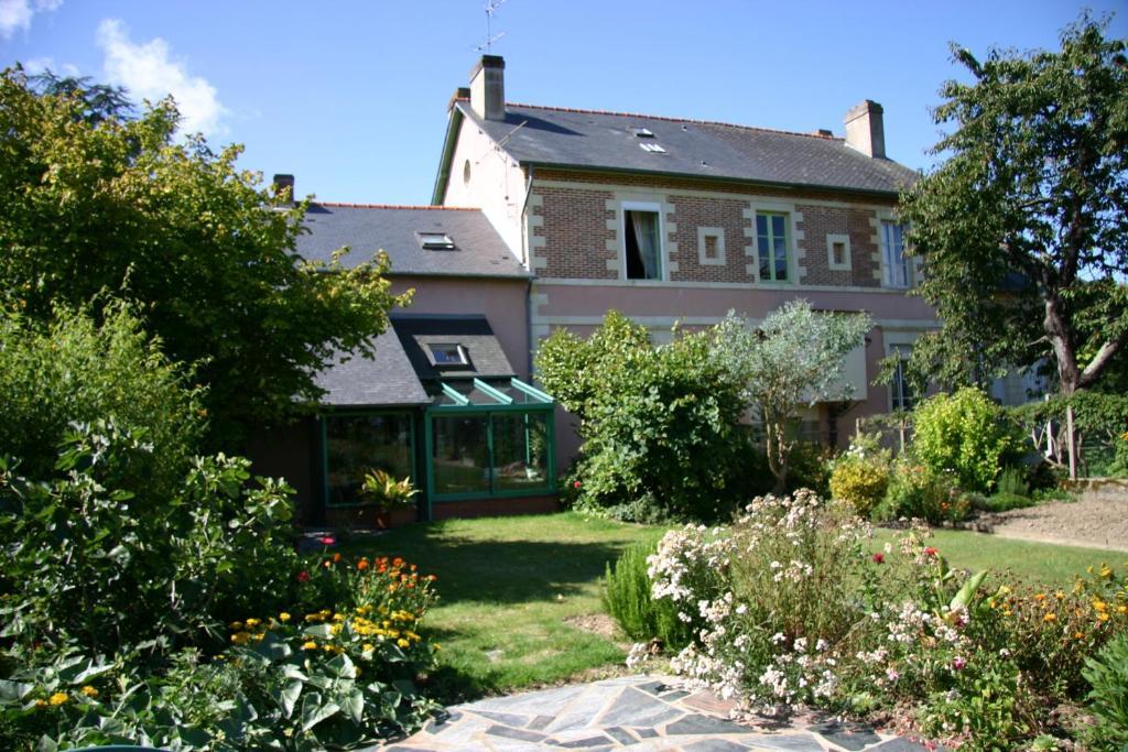 Chambres D'Hotes Du Chalet De Caharet Pipriac Kültér fotó